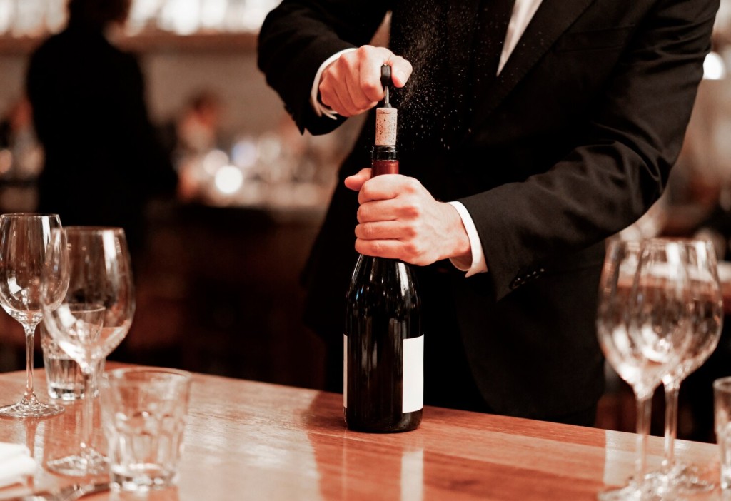 Как охладить вино